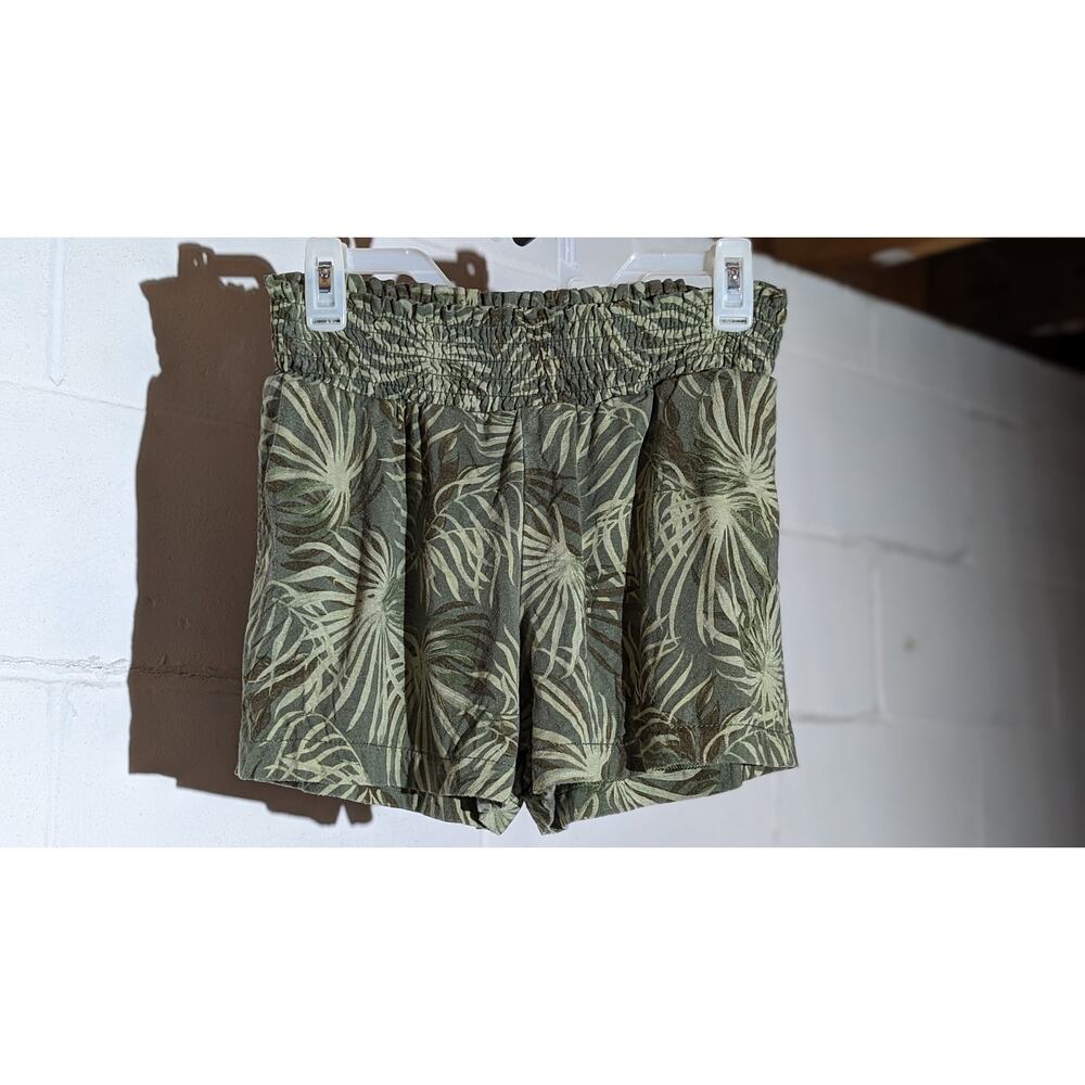 Time and Tru Green Palm Print Smocked Waist Shorts Lounge Summer Small